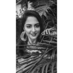 Neetha Ashok Instagram - .... Continued from prev post.. And now I can proudly say, although I may become a star or not, I surely feel blessed to have received the kind of love I have from this industry. People who didn’t approve of this, the naysayers & everyone who once were on the other side, are all applauding & congratulating my successes. It surely was not easy, but here’s what I have to say through my experience - If you assume that people’s disapproval means you are not capable, then you’re never going to follow through with your dreams or find a career that’s fulfilling to you. Focus on your inner voice & definitely at the end of the rainbow the dreams that you dare to dream really does come true 💕 @heidilorenartistry my one woman army ♥️🤗🤗 #shotonphone