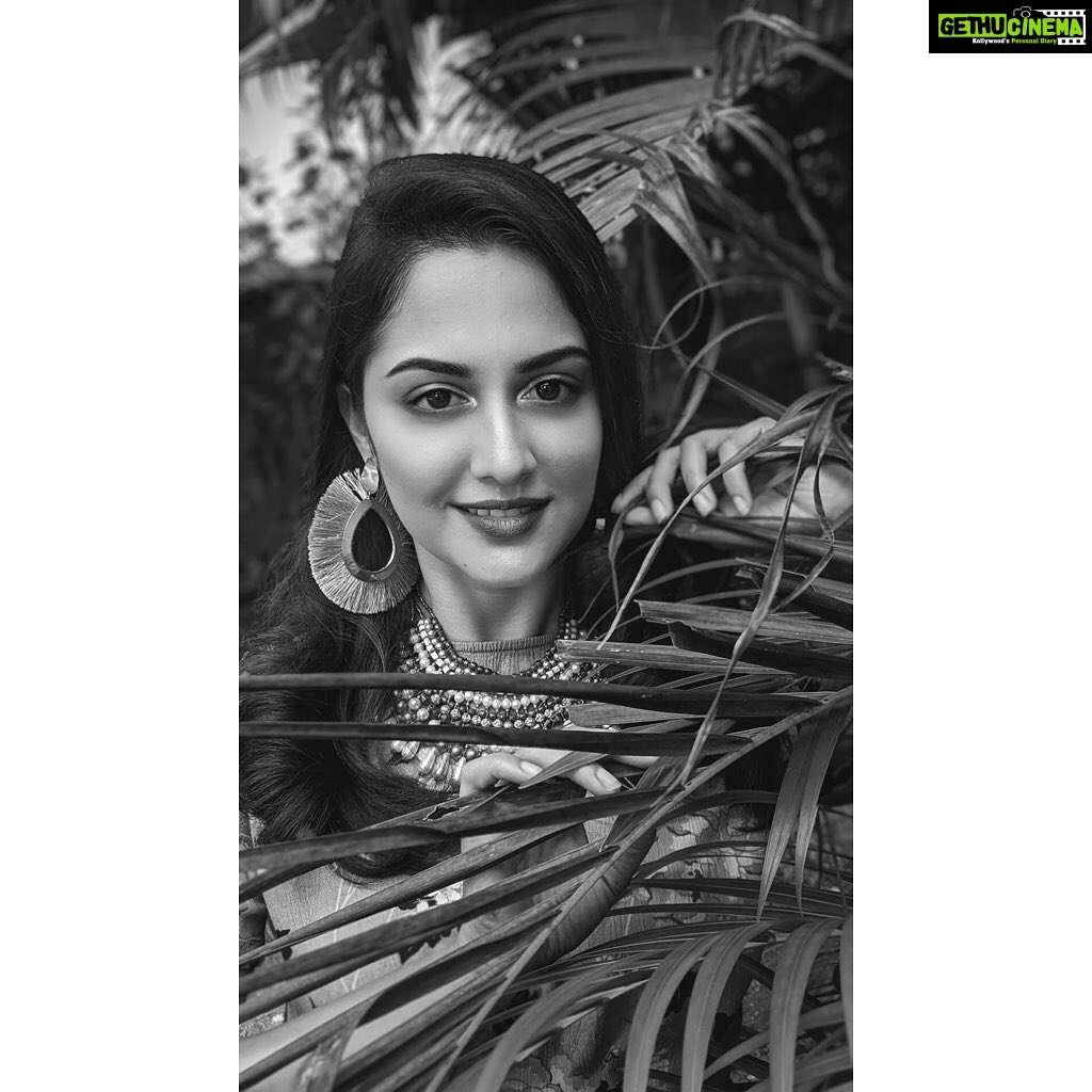Neetha Ashok Instagram - .... Continued from prev post.. And now I can proudly say, although I may become a star or not, I surely feel blessed to have received the kind of love I have from this industry. People who didn’t approve of this, the naysayers & everyone who once were on the other side, are all applauding & congratulating my successes. It surely was not easy, but here’s what I have to say through my experience - If you assume that people’s disapproval means you are not capable, then you’re never going to follow through with your dreams or find a career that’s fulfilling to you. Focus on your inner voice & definitely at the end of the rainbow the dreams that you dare to dream really does come true 💕 @heidilorenartistry my one woman army ♥️🤗🤗 #shotonphone