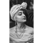 Neetha Ashok Instagram - NEVER be afraid to TRY SOMETHING NEW, because life gets BORING when you stay WITHIN THE LIMITS of what you ALREADY KNOW ❤️ #shotonphone #pastelcolors #art #playwithcolors #explore #learn My fav look by @heidilorenartistry 🤗🤗♥️♥️
