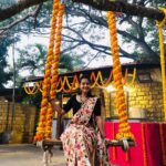 Neetha Ashok Instagram - Can’t get over this beautiful decore and venue! Throwback to a December Wedding PC: @dee_shereen ❤️❤️❤️ The bestest who loves clicking my pictures anyway anytime anywhere 🤭😬 The Tamarind Tree