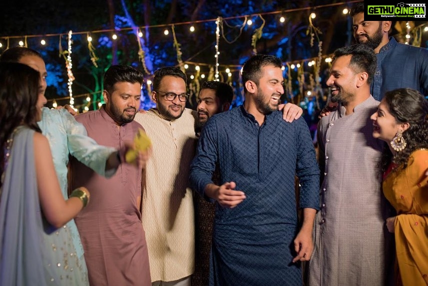 Neetha Ashok Instagram - Throwback to this Mangalore Wedding #decemberdiaries2019 #DoctorwedsDoctor #weddingbells #funbunch #homies Pilikula, Mangalore
