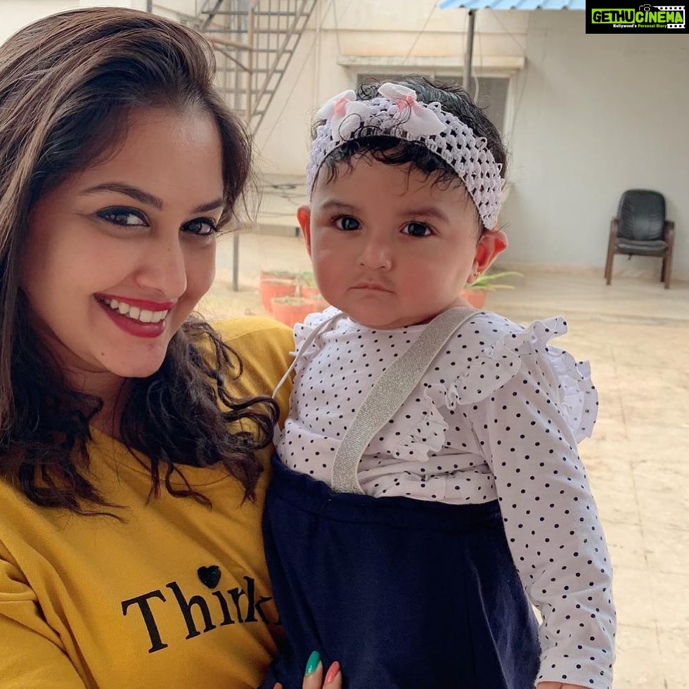 Neetha Ashok Instagram - One more day to goooooo my mangalore buns!!! @raising_my_best_friend Nee chikki loves you !! ❤️❤️ #firstfebbabies #Nia&neechikki ❤️ Bangalore, India