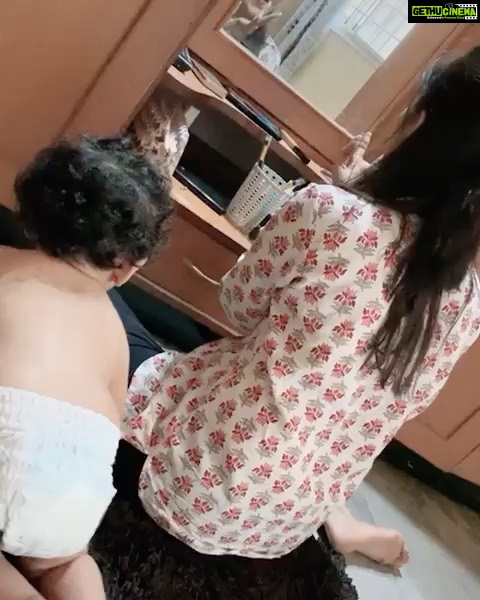 Neetha Ashok Instagram - We canβt keep calm!!! We are already getting ready ππ birthday in 10 more days π #firstfebbabies #nia&neechikki Pls note: m not touching the brush to her face! So no make up was used for Nia yet ππ€ͺ Bangalore, India