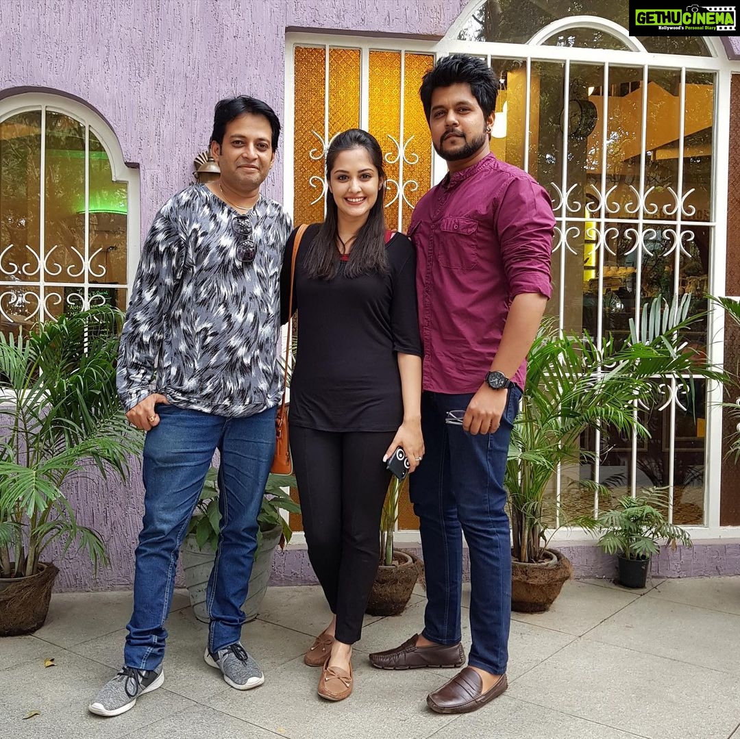 Neetha Ashok Instagram - Jackies forever ❤️ we may not meet regularly, But Nothing has changed and nothing will change!! 🤙🏻 #nnbl #jackies #5atarajay #enguru Tea villa cafe