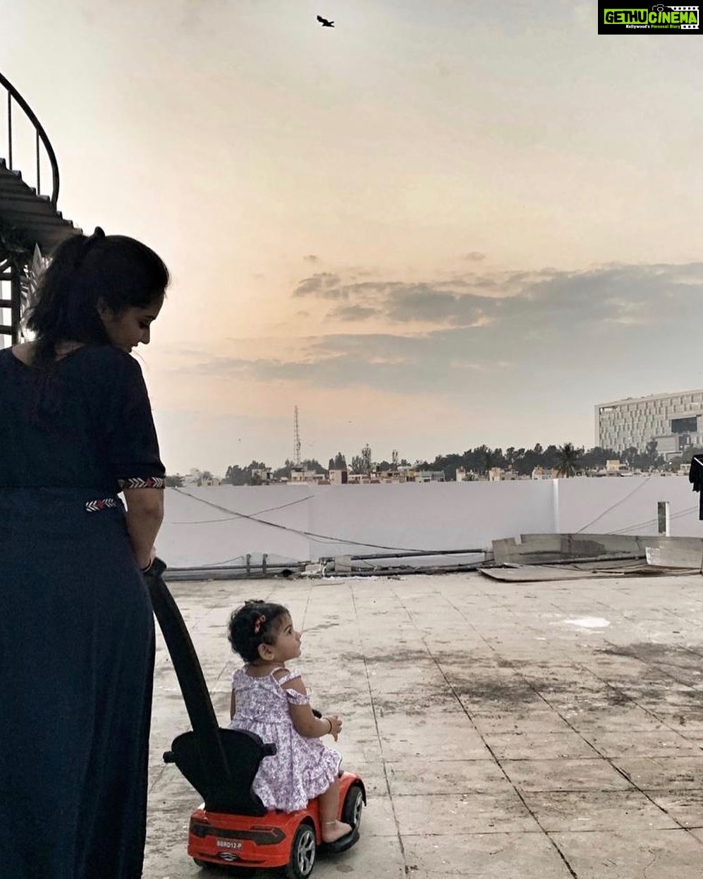 Neetha Ashok Instagram - That’s just ‘Us’, being ‘Us’ 😍❤️🥰 Never a dull moment with this little one ❤️ #ohHappyday #Neechikki&Nia #waaaawwwwmoments PC @dee_shereen ❤️ always capturing our moments (candid) Bangalore, India