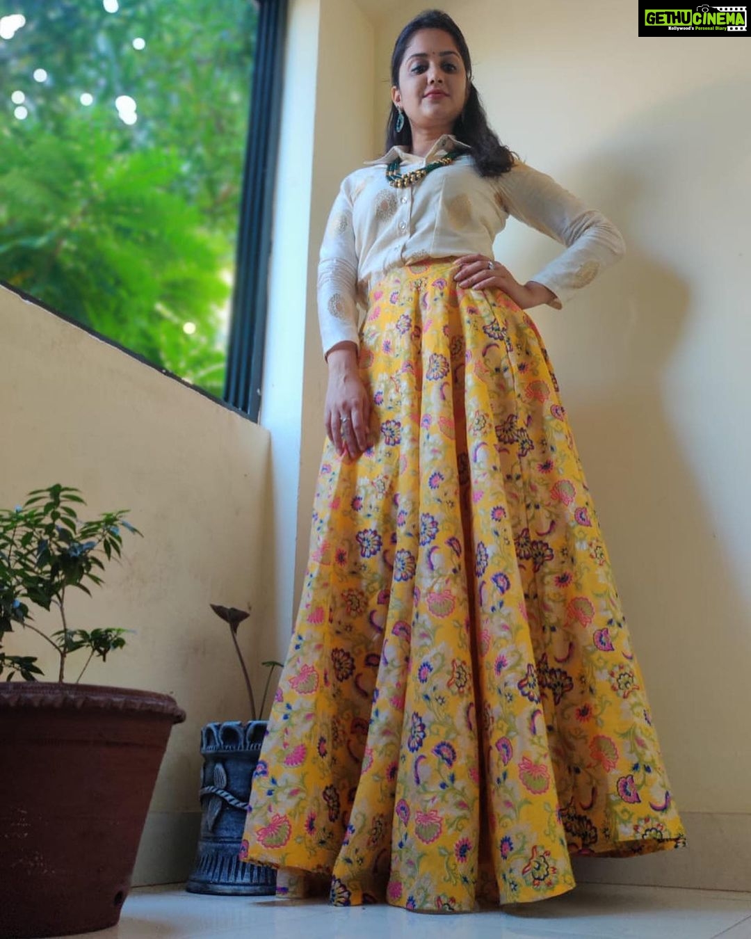 Neetha Ashok Instagram - Jabardasth Shankara release 08 Nov 2019 PC @anush_ga Dress @arulaa_by_rashmianooprao Neckpiece by @zari_couture earrings by @mateacher97 ❤️ Bijai