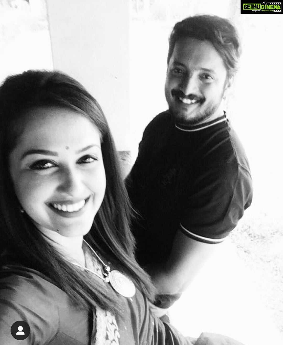 Neetha Ashok Instagram - Happy wala birthday Agnisakshi Kishore aka Abhimanyu aka Ammitji 🎂 may god bless you with lots n lots of laughter and love ❤️ have a wonderful year ahead 🙂❤️