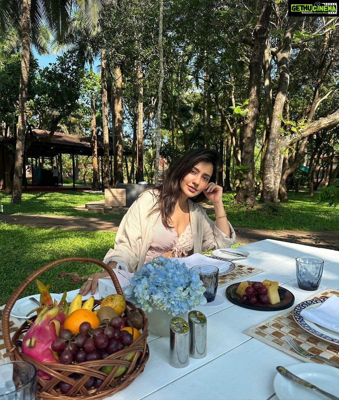 Neha Sharma Instagram - Whose ready for a picnic ππ§ΊπΌπ΄βοΈ @stregisgoaresort #soulfulsaturday #live exquisite #goadiaries #goa #incredibleindia #travel #traveling The St. Regis Goa Resort
