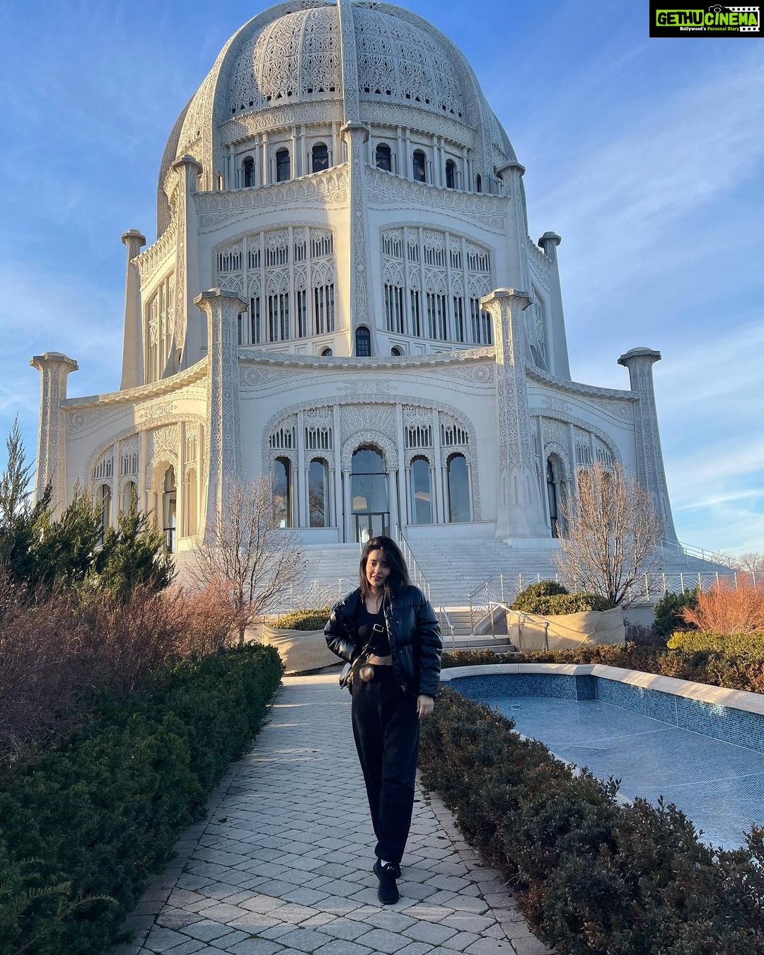 Neha Sharma Instagram - đŸ«¶ Holiday on my mind…. #chicagocalling #chicago