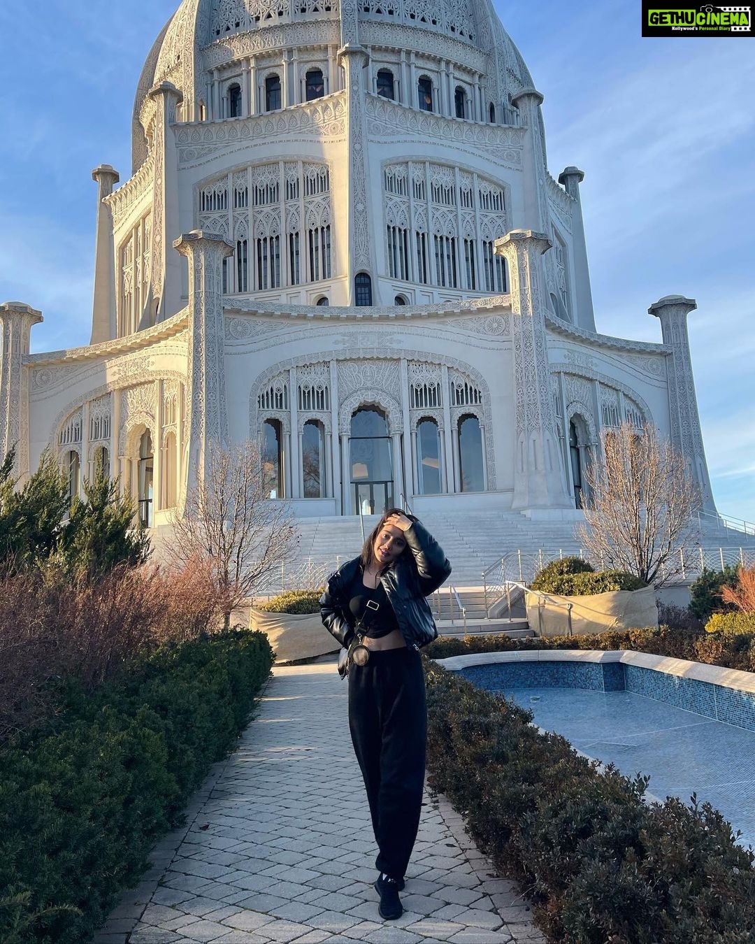 Neha Sharma Instagram - đŸ«¶ Holiday on my mind…. #chicagocalling #chicago