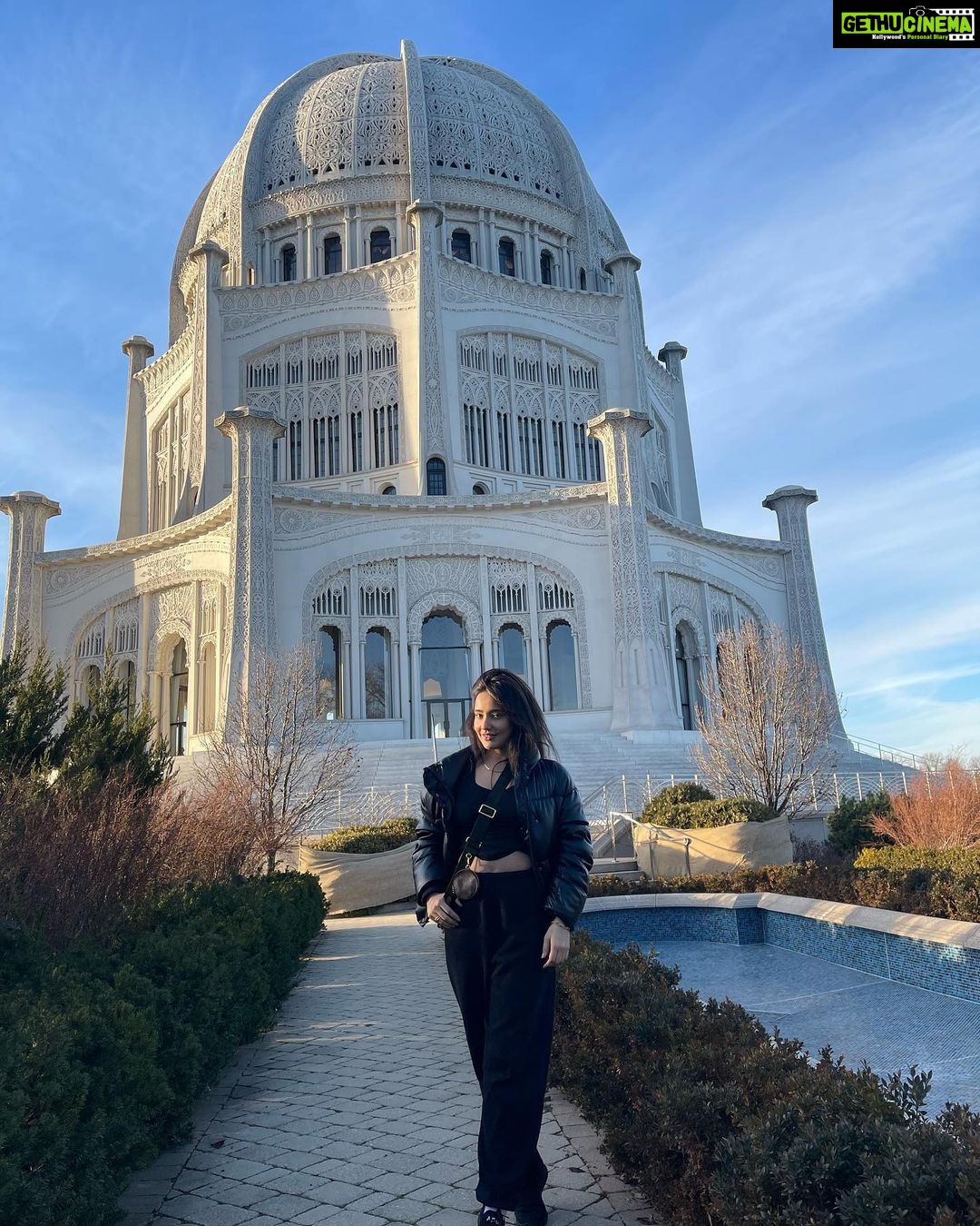 Neha Sharma Instagram - đŸ«¶ Holiday on my mind…. #chicagocalling #chicago