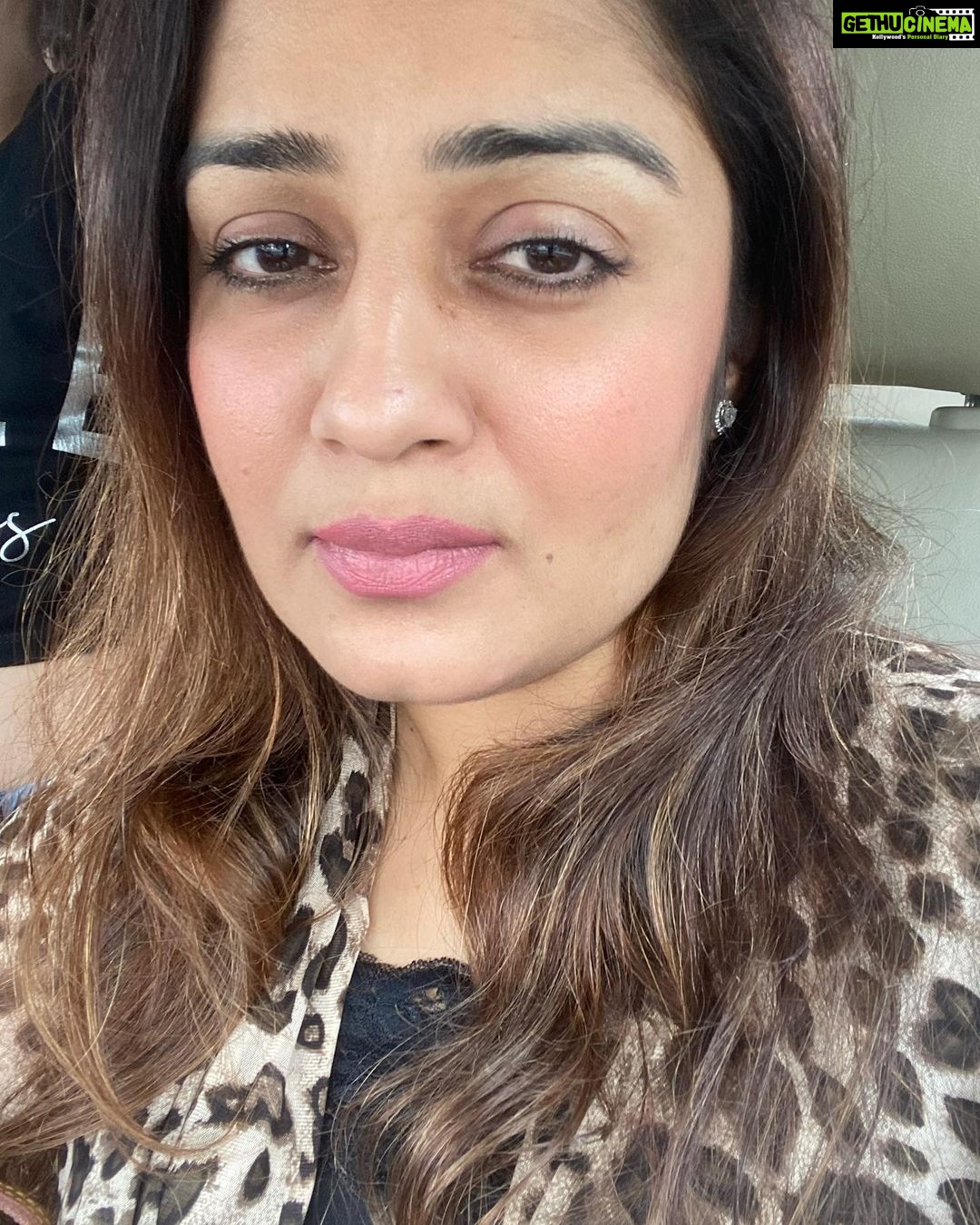 Nikita Thukral Instagram - Happy weekend. 💛