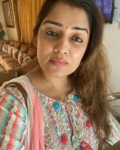 Nikita Thukral Instagram - Love for Indian outfits. 💛 outfit -by jasmyrra creationns perfect for the season. 😉