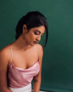 Nivedhithaa Sathish Instagram - Fallin’ again. 

Shot by - @palaniappansubramanyam 
MUAH - @priyahairandmakeup_