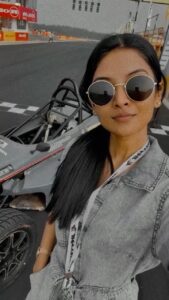 Nivedhithaa Sathish Instagram - 🏎🏁