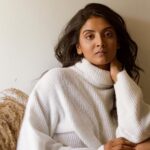 Nivedhithaa Sathish Instagram - Hellooo December 💕 Shot by - @madras_ponnu Styled by - @shraddhaiyerr Makeup by - @makeupbywanshazia Hair by - @hemalathahairandmakeup