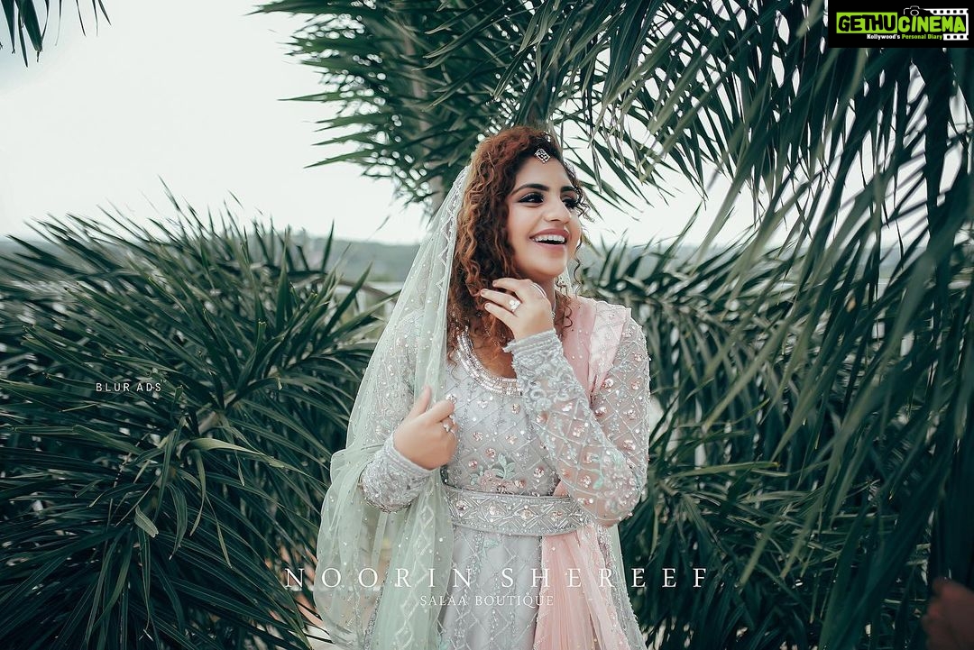Noorin Shereef Instagram - Something awesome on the way♥️ Wearing @salaaboutique Styling @sajilisaleem Mua @theglamupstudio Pc @akbar_blurads Jewellry @atlascalicut Locatin @k_hills.events