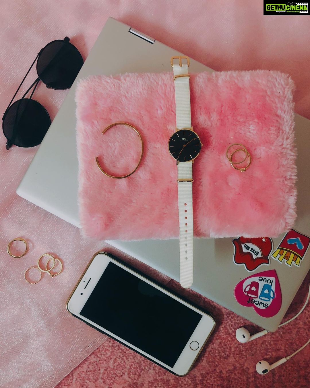 Noorin Shereef Instagram - #ad Love this new dover watch from @danielwellington. A watch that perfectly matches all outfits. Use my code DWXNOORIN to get a 15% off on the website and DW stores. #Danielwellington #DWIndia