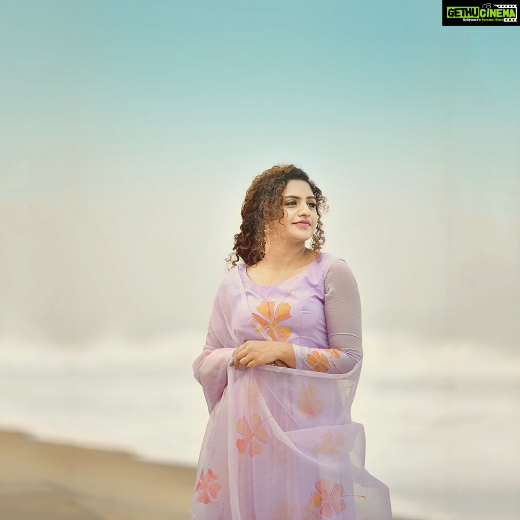 Noorin Shereef Instagram - Mansoon collections from @anjali_varma_official Mua @femy_antony Photography @dy___bbuk Kochi, India