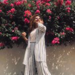 Noorin Shereef Instagram - A flower cannot blossom without sunshine, and man cannot live without love."🌸 📸 @deepak_rs_4040 Retouch @sadhique_aboobacker #flower #flowersay Kollam