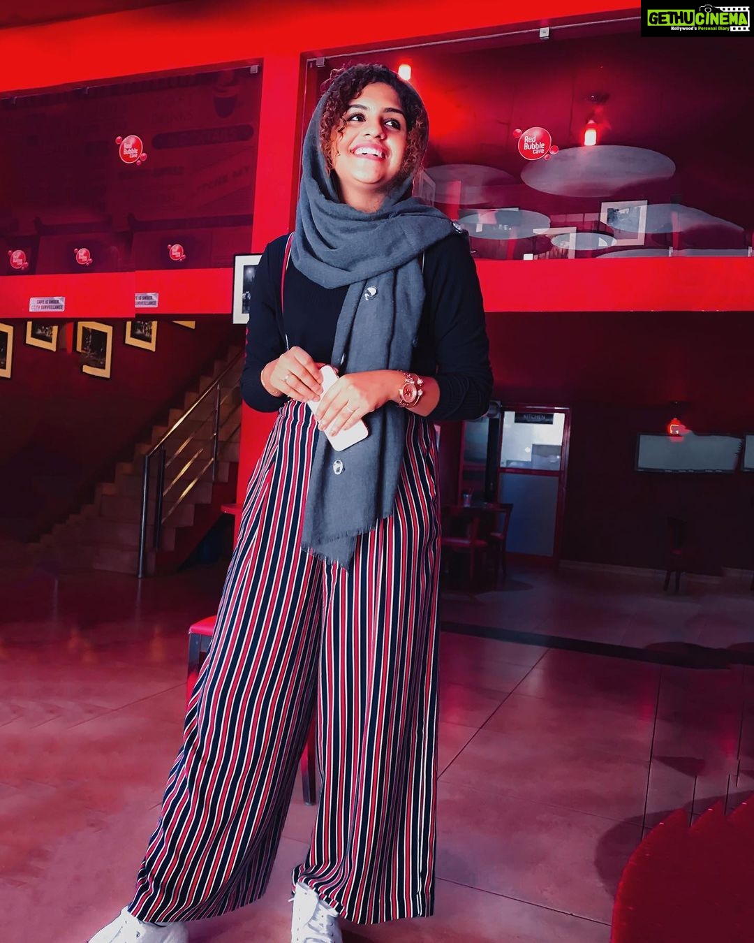 Noorin Shereef Instagram - “Obsession is essential to creativity.” 🌹 📸 @nazerin_nechu Retouch @sadhique_aboobacker