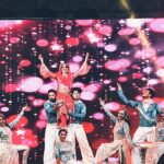 Noorin Shereef Instagram - Flowers perunnalutsAv -2019 Performing with team @jazzrockersuae Expo Centre Sharjah