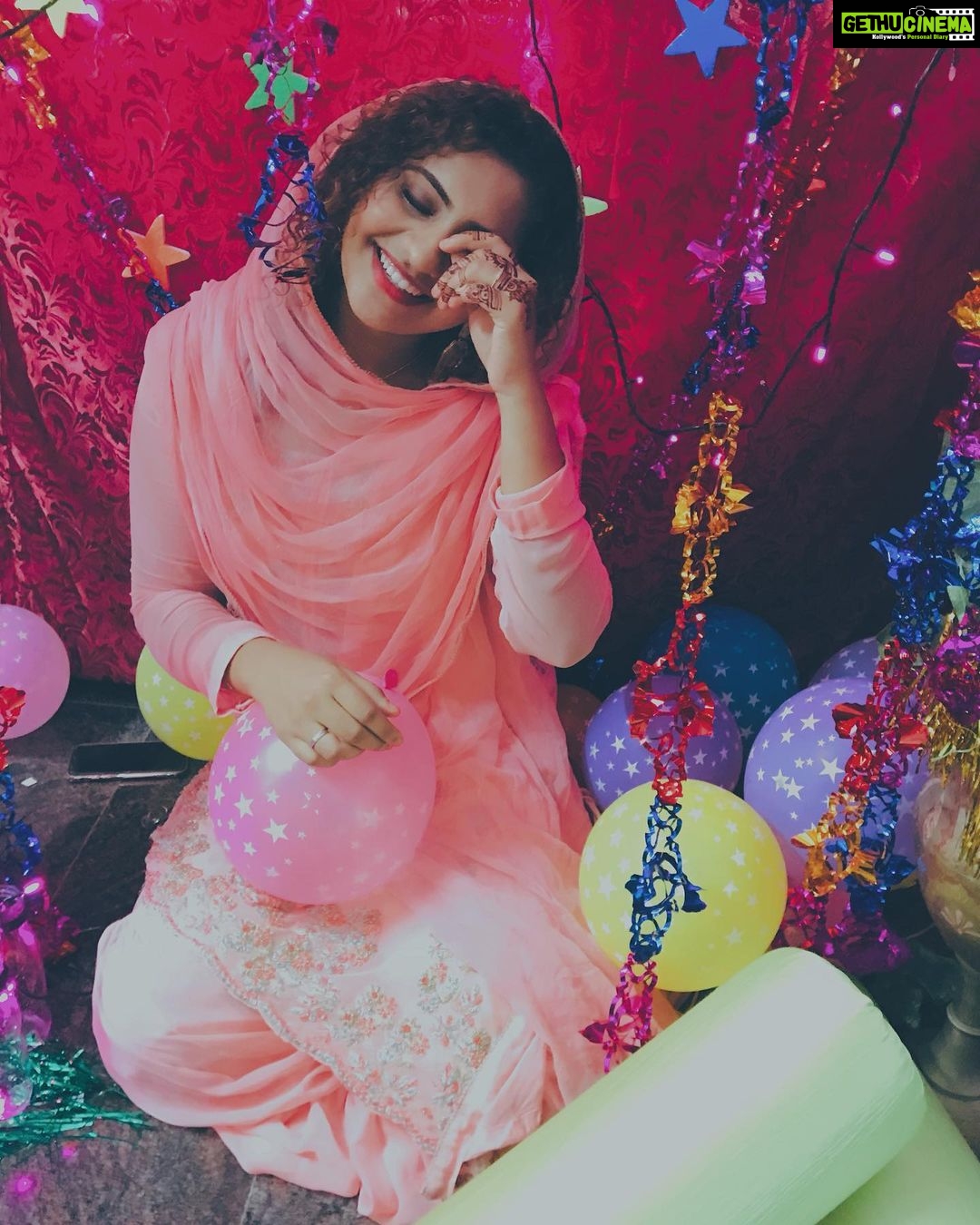 Noorin Shereef Instagram - EID MUBARAK🌸🌸🌸✨. Swipe▶️✨ 📸 @nazerin_nechu Kollam