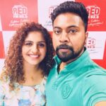 Noorin Shereef Instagram - Red fm With @iam_rjmike @redfmkerala Promotions #oruadaarlove Kochi, India