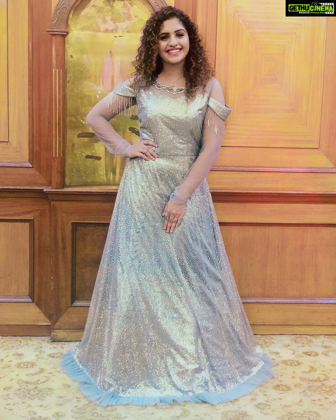 Noorin Shereef Instagram - Glittery day✨✨✨ Outfit @ladies_planet_ x @noushadplanet Styling @haseena_hasi_ Pc. @siyadhshajahan Benzz Park
