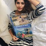 Noorin Shereef Instagram – Becoming a little bit too book maniac?📘 Always have a craving to know more about our india❤️ 🇮🇳 Pc @haseena_hasi_ Park Hyatt Hyderabad