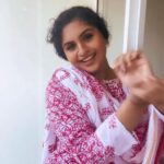 Noorin Shereef Instagram - എല്ലാർക്കും ഹൃദയം നിറഞ്ഞ വിഷു ആശംസകൾ 🌸🌼
