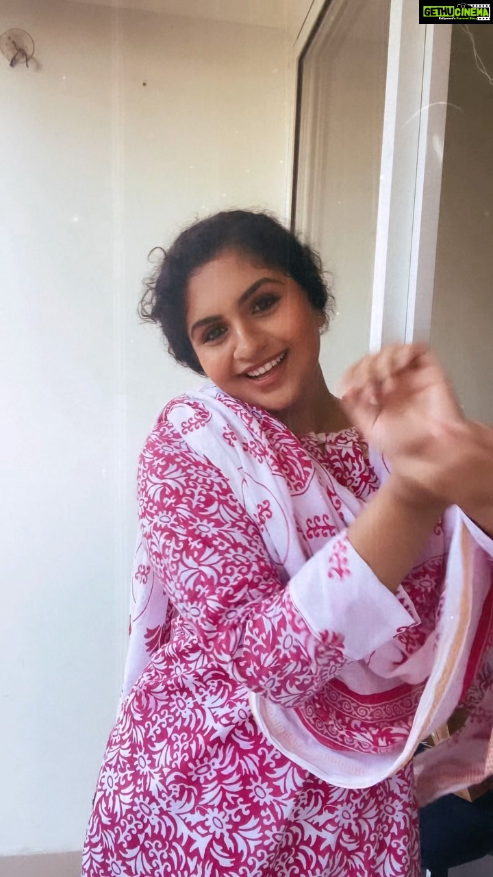 Noorin Shereef Instagram - എല്ലാർക്കും ഹൃദയം നിറഞ്ഞ വിഷു ആശംസകൾ 🌸🌼