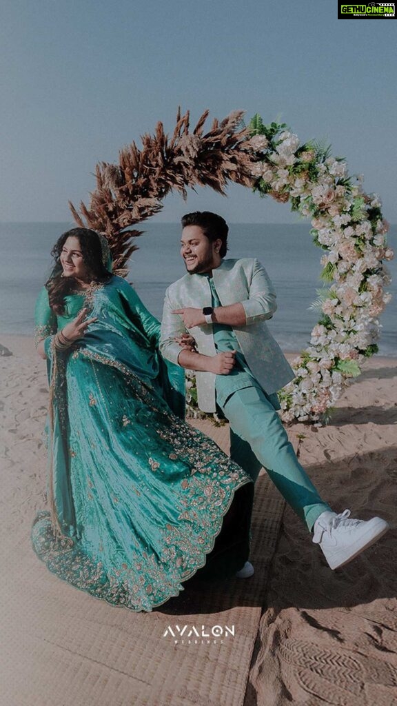 Noorin Shereef Instagram - A glimpse of the many happy moments from the #fahinoor Engagement. Much love to our dear ones for making the day all cheerful & memorable. Much much happily engaged to @fahim_safar ♥️ Photo : @avalonweddings Event : @redapronevents Bride’s attire : @ladies_planet_ Bride’s event day makeup : @ashna_aash_ Bride’s beach photoshoot makeup : @theglamupstudio Groom’s attire : @attirebycharms Groom’s event day makeup : @artist_groom_makeover_studio Groom’s beach photoshoot makeup : @djsagy.official Engagement cake by : @the_cakepoint Event venue : @jajisqcafe Shoot venue : @malabaroceanresort Event curator : @chefshameem