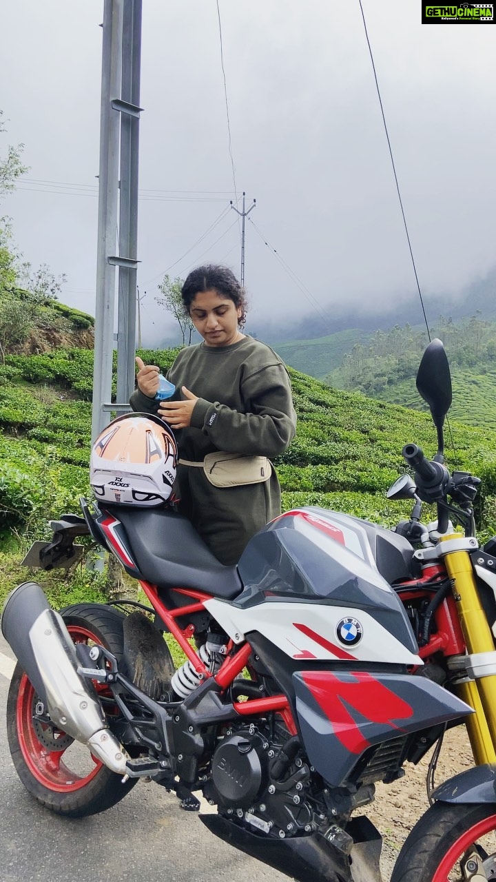Noorin Shereef Instagram - @evmbmw_motorrad