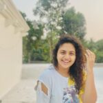 Noorin Shereef Instagram - You are the average of the people who are constantly being around you..... #selfportrait