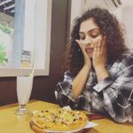 Noorin Shereef Instagram - Swipe to see the pizza mode🙇🏼‍♀️ 📸 @fahim_safar HAPPY CUP