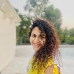 Noorin Shereef Instagram - You are the average of the people who are constantly being around you..... #selfportrait