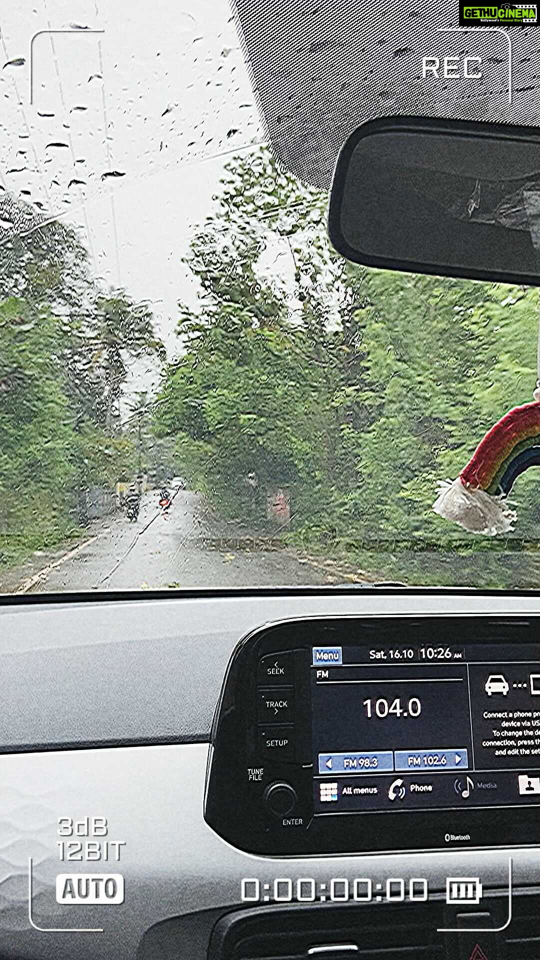 Noorin Shereef Instagram - The rainy day drive….🤍 📸 @fahim_safar