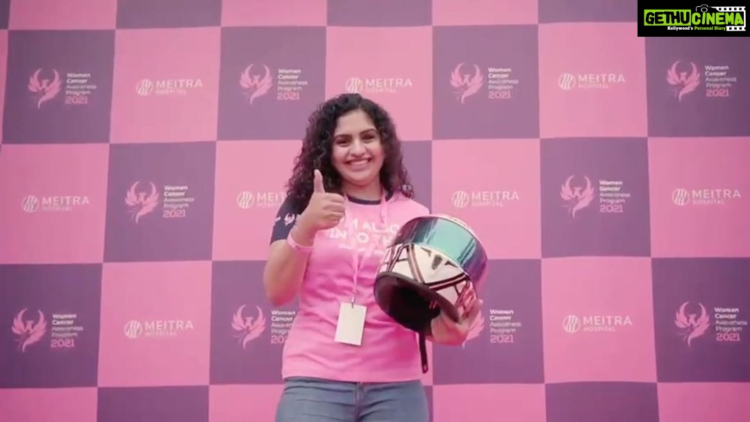 Noorin Shereef Instagram - The pink bike rally to create awareness on Women cancer. Such an honour it was to be the leader for the event where about 200 women riders gathered for the cause! Thanks to meitrahospitalcalicut .. for making me a part of this and applause for the great efforts by your team. Video by @xpressoglobal