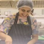 Noorin Shereef Instagram - The stunts in the video is perfomed by amateur me in guidance of proffesional chefs. Do try this at home✅ Do imitate✅ Full video out on YOUTUBE And tag me with your amazing results