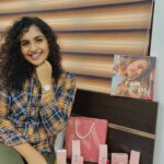 Noorin Shereef Instagram - Here are the beautiful collections from @thezaynmyza which adds an extra vibe whenever I apply them. I believe in using products that are completely clean and yes these are #CrueltyFree #ParabenFree #vegan #NoChemicalNasties . . Totally #AwZM collections. Let's be #AwZM and choose a lifestyle without compromising on anything. Use "Noor10" and avail extra 10% discount on their website- www.zaynmyza.com