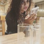 Noorin Shereef Instagram - Lockdown. Heavy Rain. No electricity. no proper network coverage. Sabhaash🙂