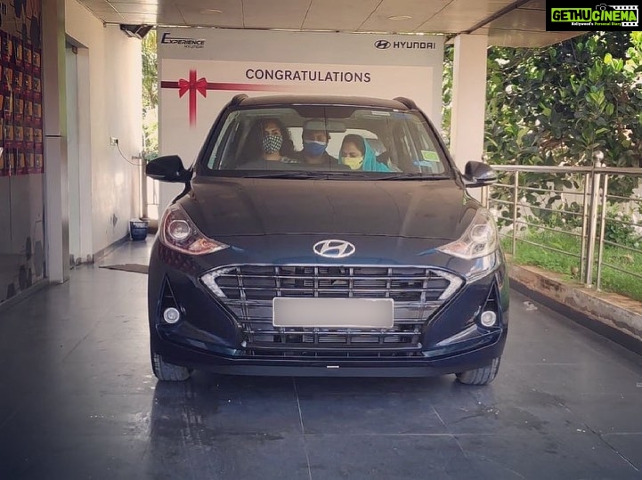 Noorin Shereef Instagram - Right from the time I learned to drive , I dreamt of owning a car for myself and driving around in it! I was thinking of one that was small, safe and comfortable.My parents who always had tensions and concerns like most of the parents preffered i buy a hatchback car too! That’s how I reached this option of a new cutie hatchback car from @hyundaiindia . thank you ummi💋 @haseena_hasi_ for helping me choose the best and comfy cutie car which is fully automatic catering to comfort and has all neccessary security features as well. So now, Me & my family is here finally welcoming this new member to our family. Masha Allah ♥️🤲🏻 So now im all excited to drive my dream soon after the lockdown gets over ! 🤗🤗 Choose your i10 grand nios for your happy motoring from @hyundaiindia #hyundai #i10 #grandniosi10 #popularhyundai #hatchback