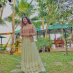 Noorin Shereef Instagram - “Sometimes you can find peace of mind by transferring yourself to different situations. They're just reminders to stay ... calm.” Wearing @ladies_planet_ Pc @nazerin_nechu India