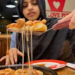 Noorin Shereef Instagram – Newly born Food Vlogger.
Paali. Ok thenks. Bei. 🥴😌

Video : @fahim_safar 🤗