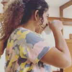 Noorin Shereef Instagram - ചായ കുടിക്കുമ്പോൾ ഇങ്ങനെ തലയിൽ തട്ടുന്നത് എന്തൊരു കഷ്ടമാണ് ഉമ്മി 😑 but #ummi eshtam♥️ @haseena_hasi_