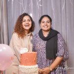 Noorin Shereef Instagram - Family ♥️ Photography @akhileshraghavan_photography Decor @nikhilfrancisncompany Cake @the_heavenslice Crowne Plaza Kochi