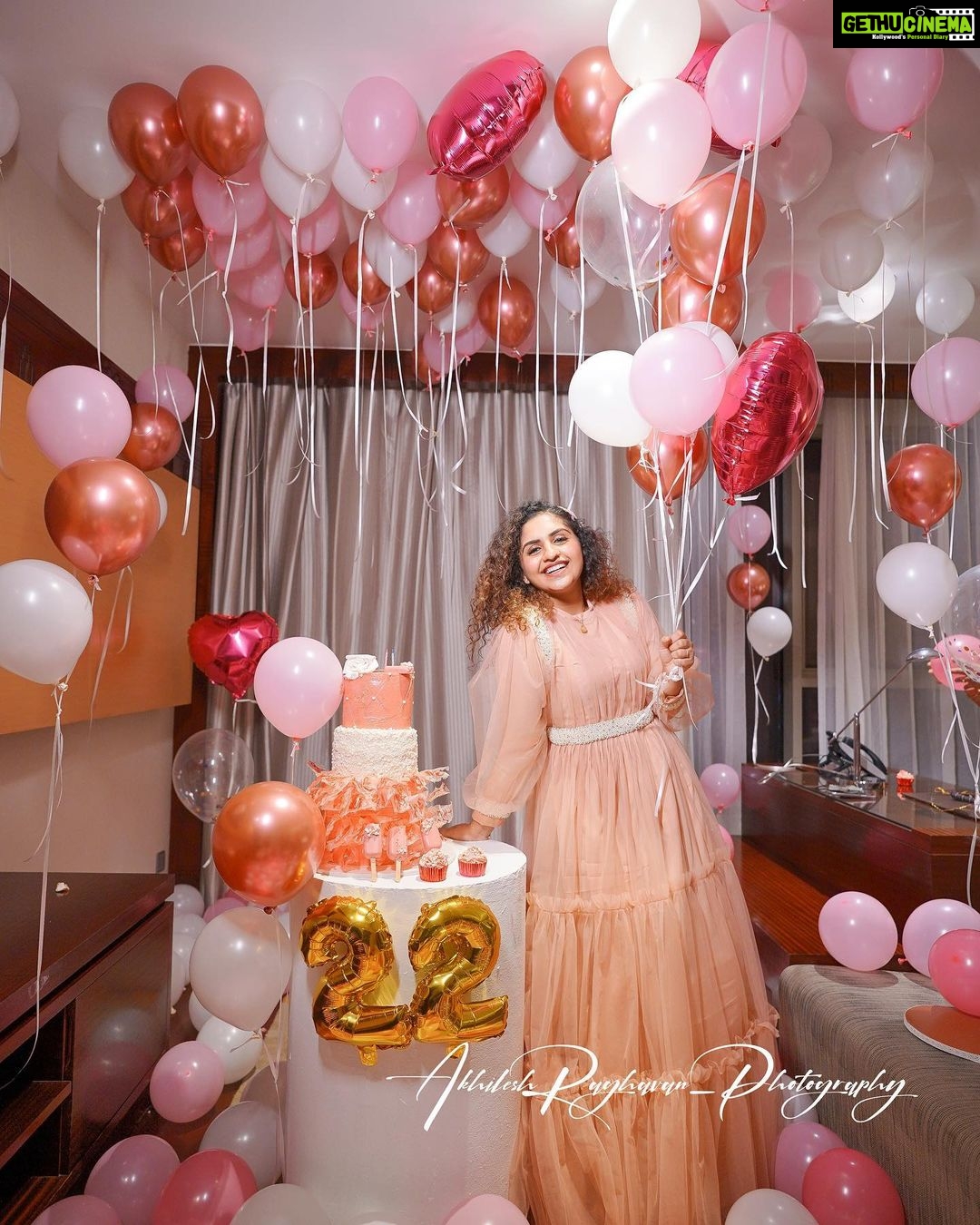 Noorin Shereef Instagram - 3.4.2021 🤲🏻 @akhileshraghavan_photography @nikhilfrancisncompany @the_heavenslice @naznoor.official @crowneplazakochi Crowne Plaza Kochi