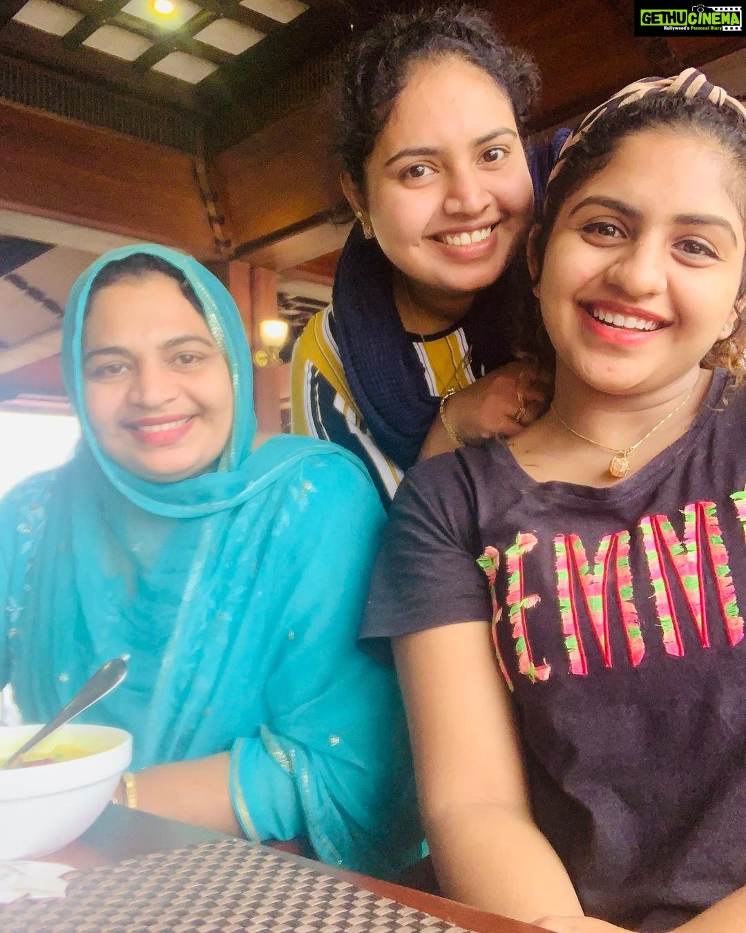 Noorin Shereef Instagram - Little bit blurred pic yet my fav one♥️