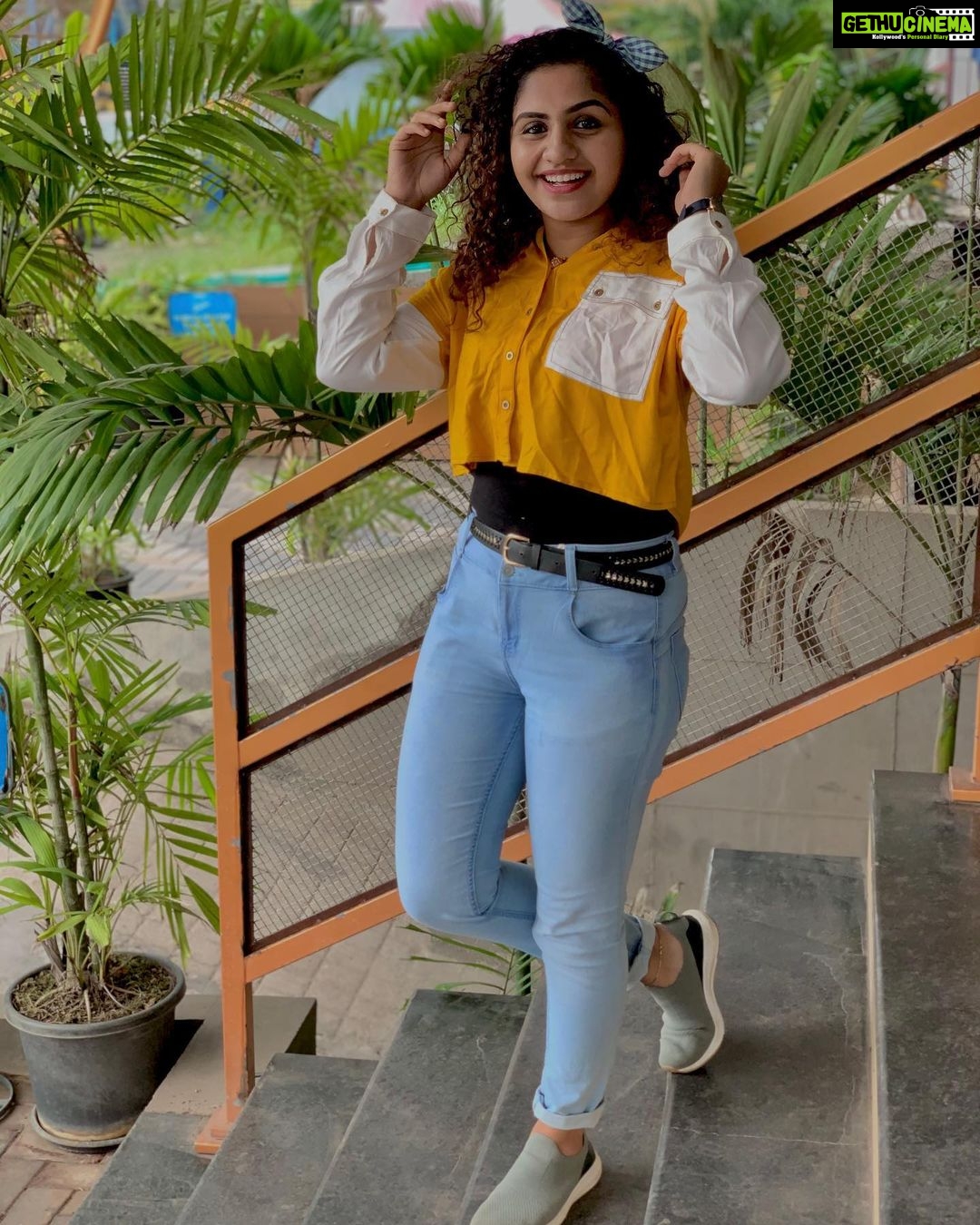 Noorin Shereef Instagram - Walking out from 2020 #farewell2020 📸 @fahim_safar